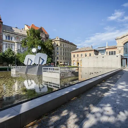 Live Star * Budapest